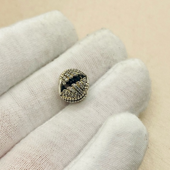 EUC Pandora 791749CZ Sterling Silver Majestic Feathers Openwork Charm w/ CZ's - Picture 8 of 11